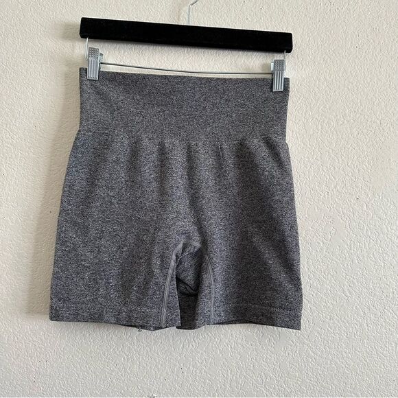 Gray short biker shorts - Picture 3 of 7